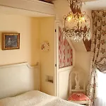 Caron De Beaumarchais Hotel