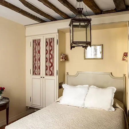 Hotel Caron De Beaumarchais Parigi