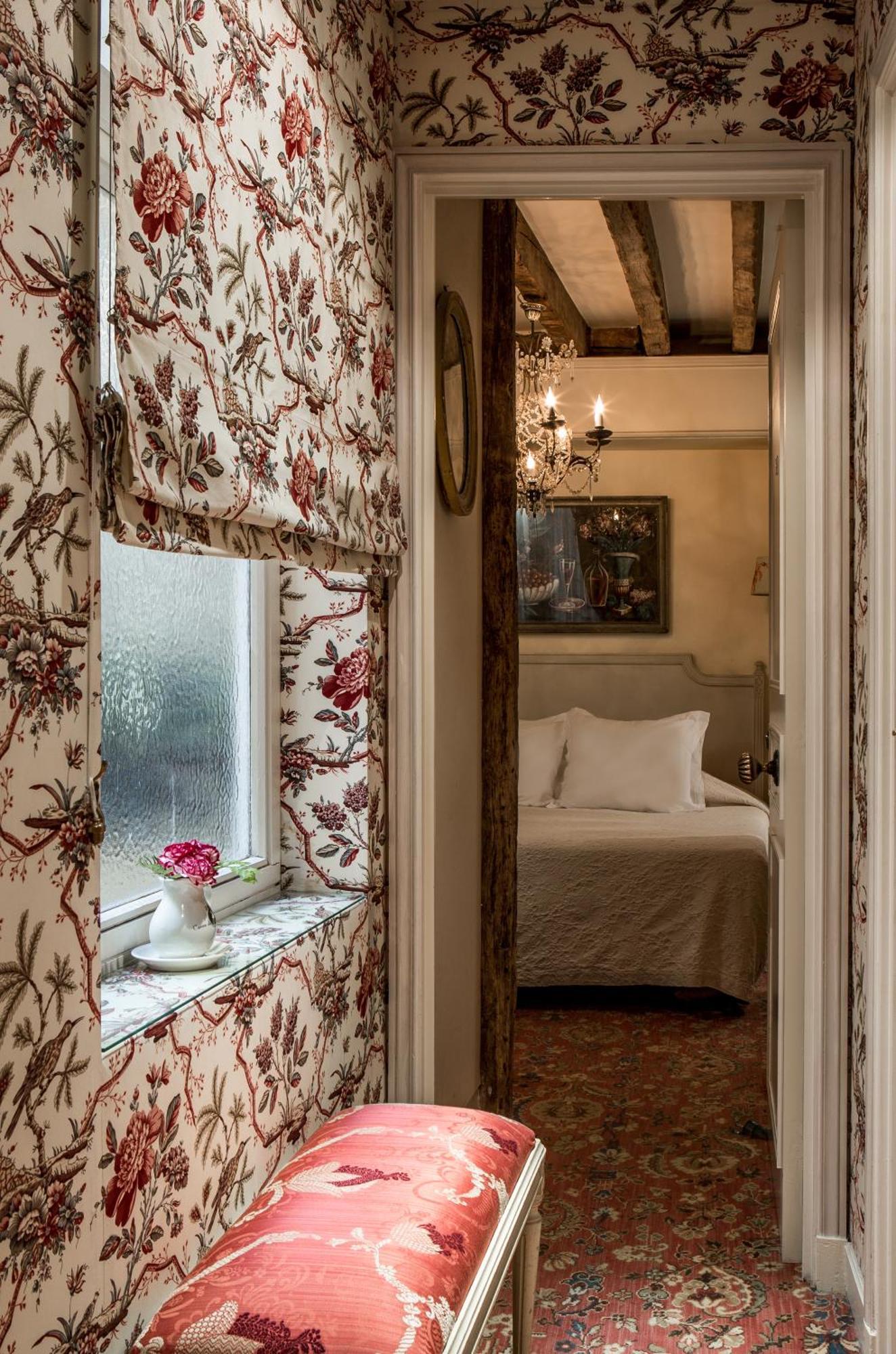 Caron De Beaumarchais Hotel 3*