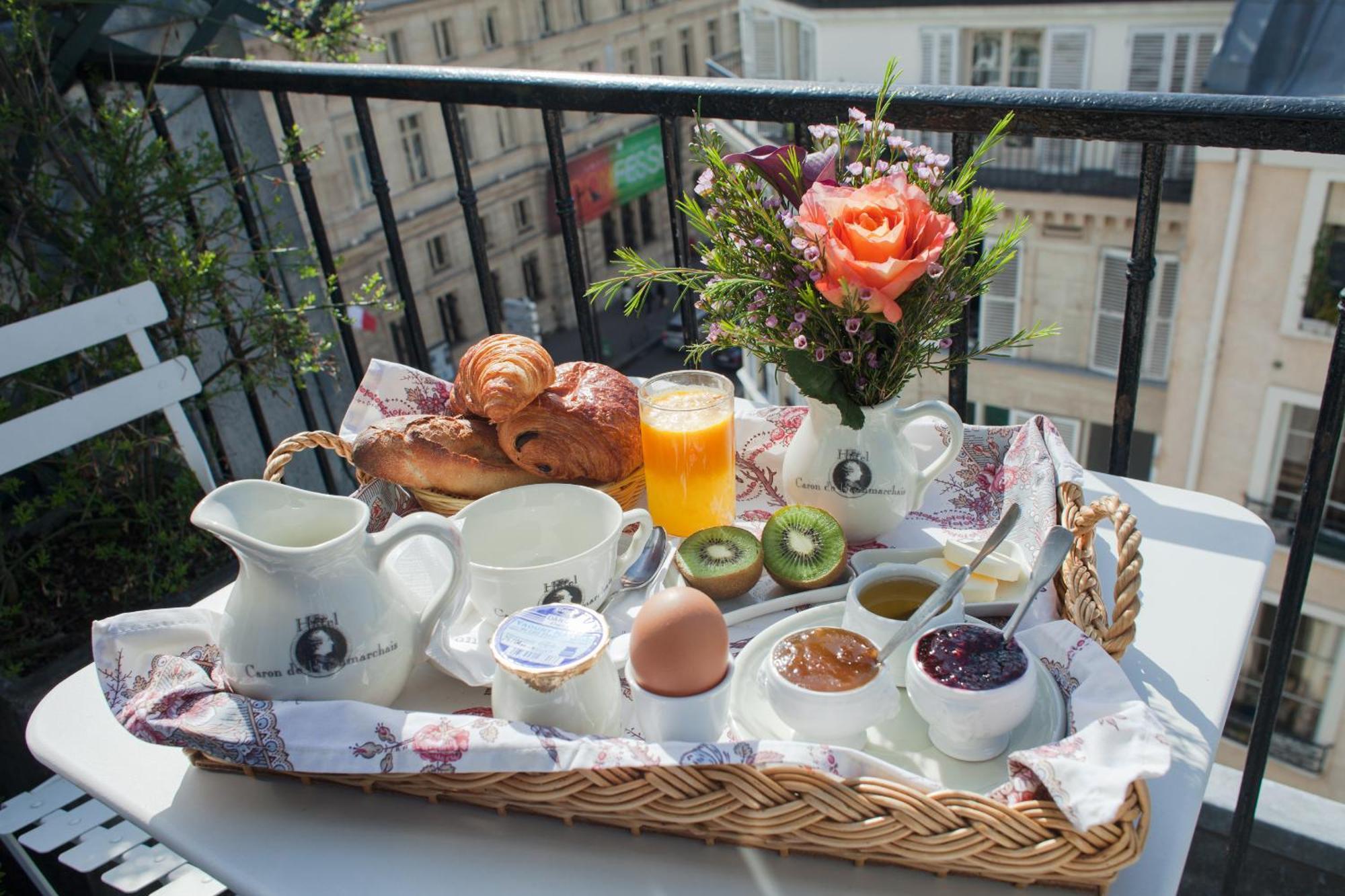 Hotel Caron De Beaumarchais Paris