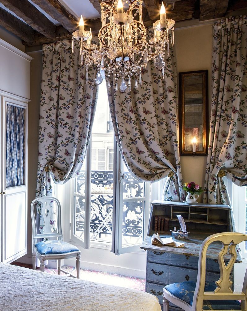 Hotel Caron De Beaumarchais Paris