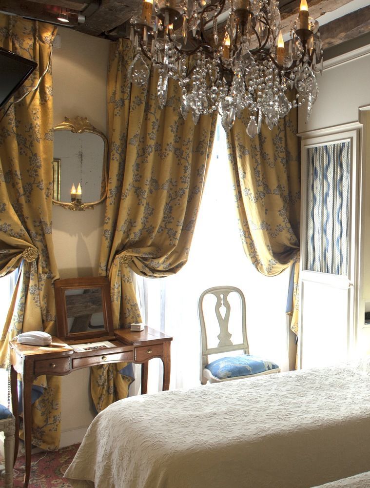 Hotel Caron De Beaumarchais