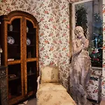 Hotel Caron De Beaumarchais