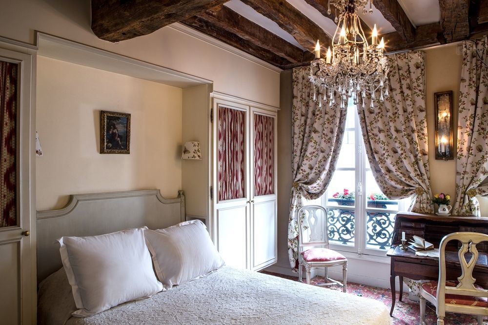 Caron De Beaumarchais Paris