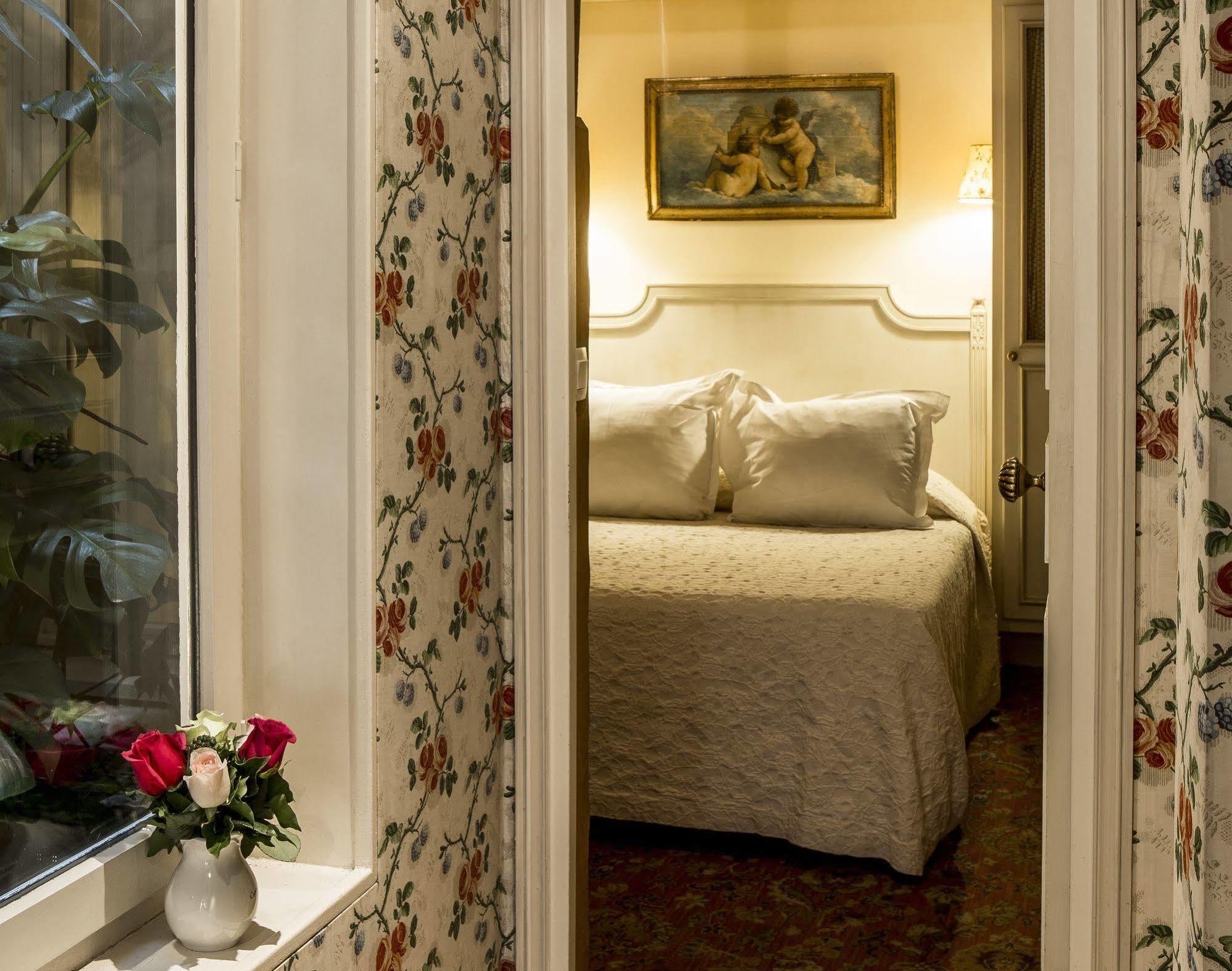 Caron De Beaumarchais 3*