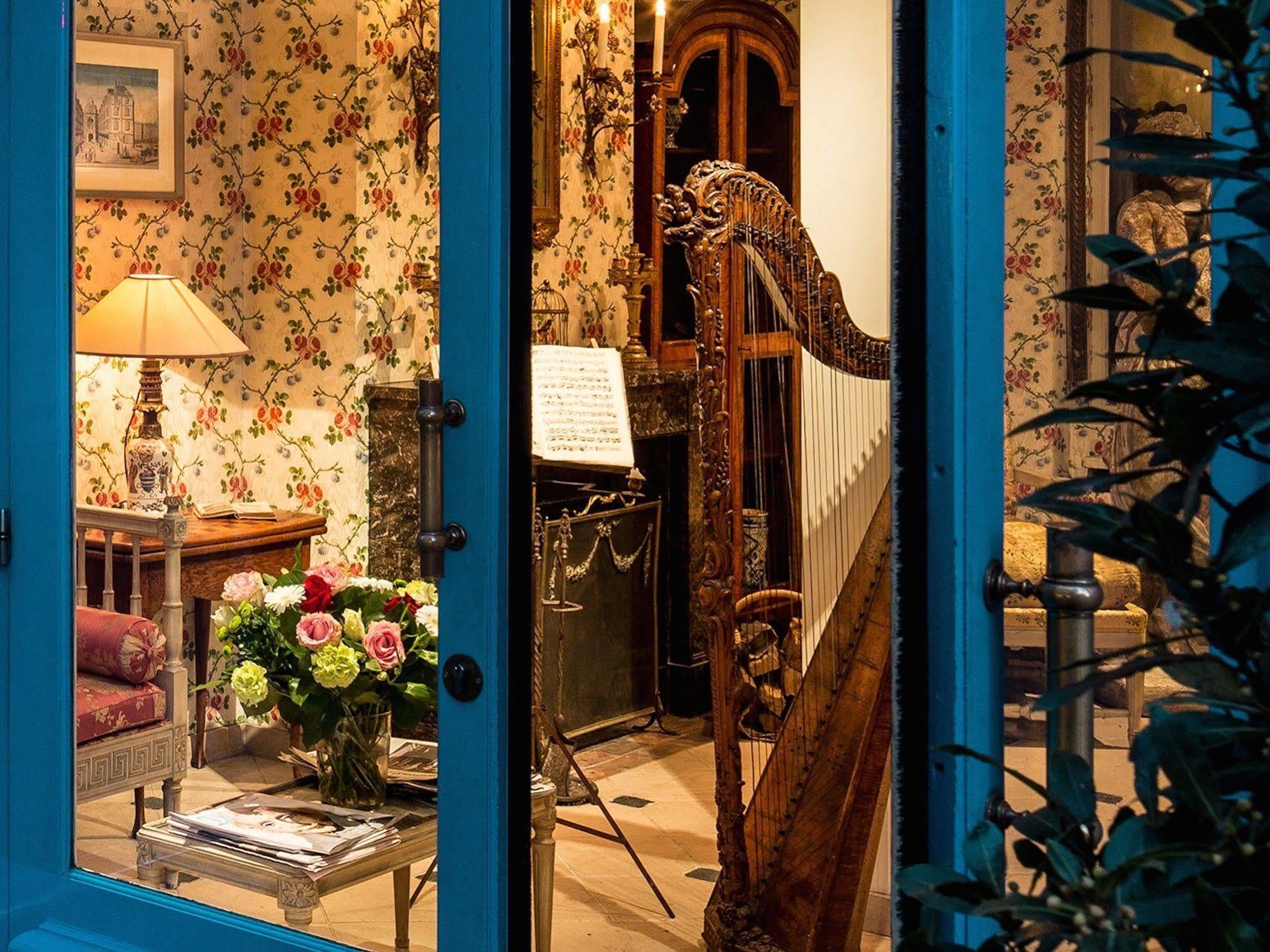 Caron De Beaumarchais Paris