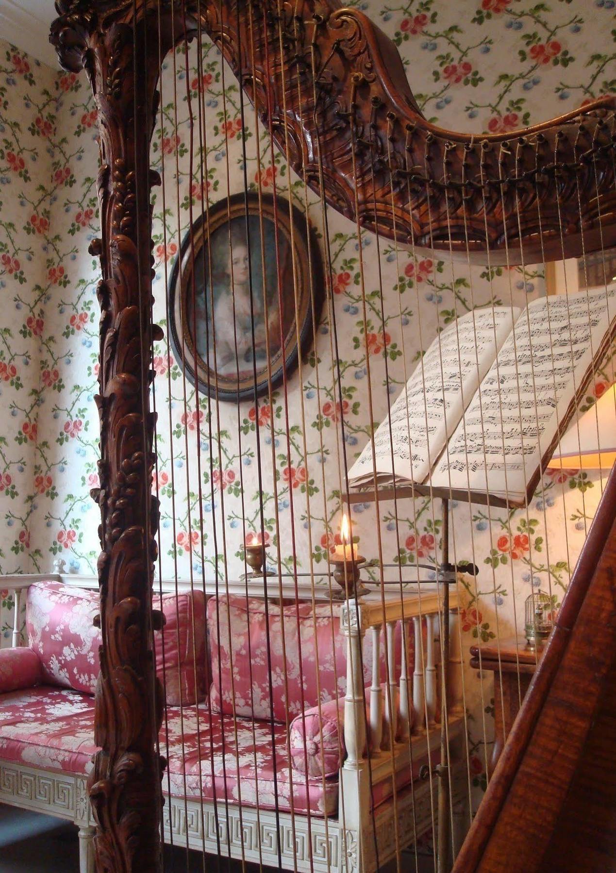 Caron De Beaumarchais Paris